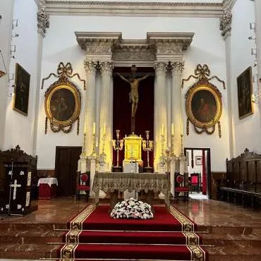 Alfombra roja con cenefa 2.75 ancho 4.50 largo