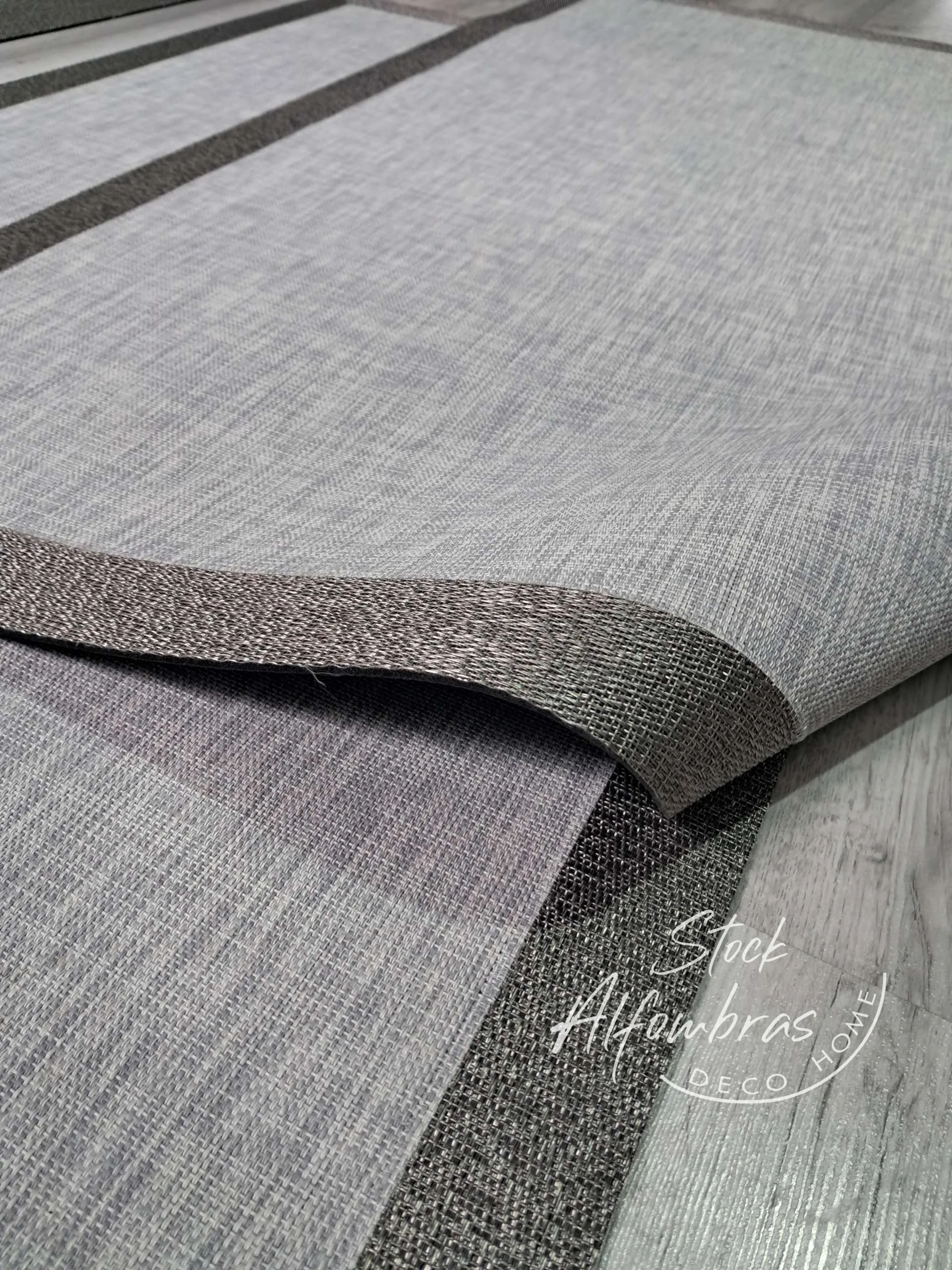 Alfombra a medida Teplón Premium | Una Cenefa–Gris liso /Plata - Imagen 3