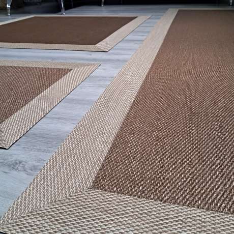 Alfombra 0.90 X 3.20 vinilo Trenzado oro cenefa beige 10 ctms